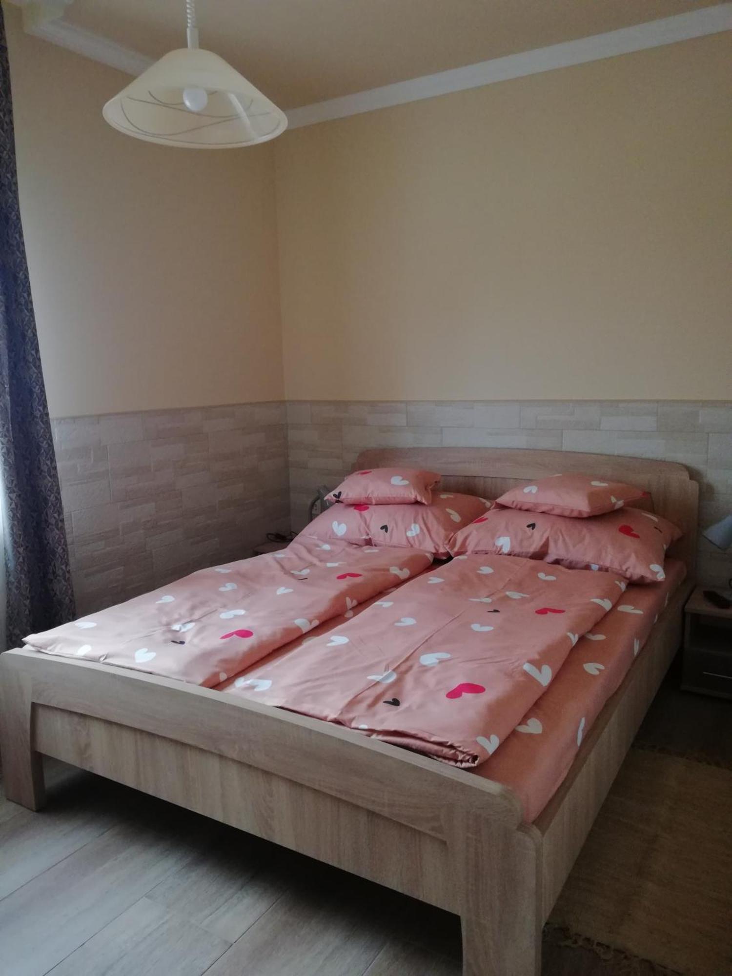 Imola Es Andrea Apartmanhaz 3 Hajdúszoboszló Esterno foto