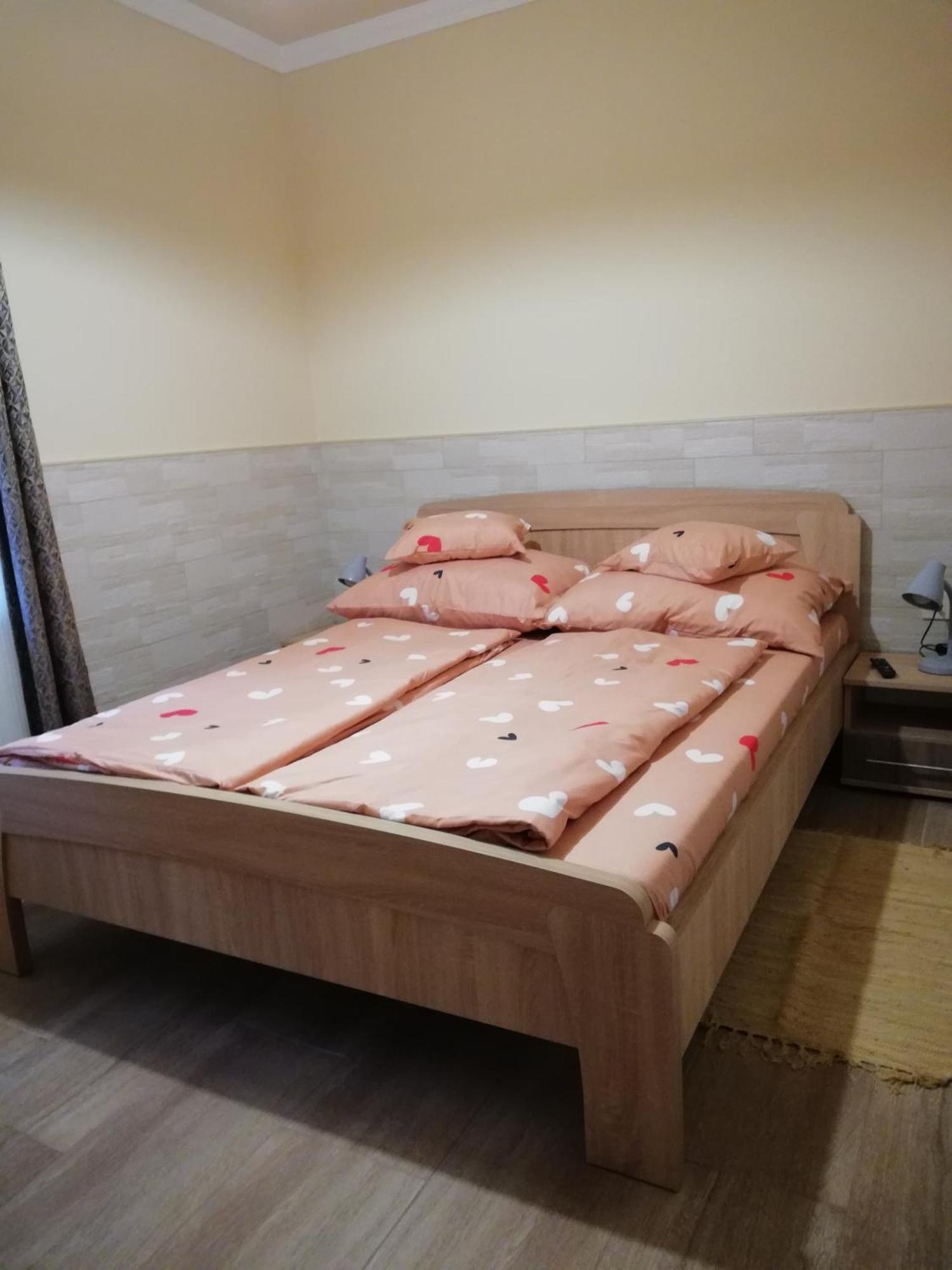 Imola Es Andrea Apartmanhaz 3 Hajdúszoboszló Esterno foto