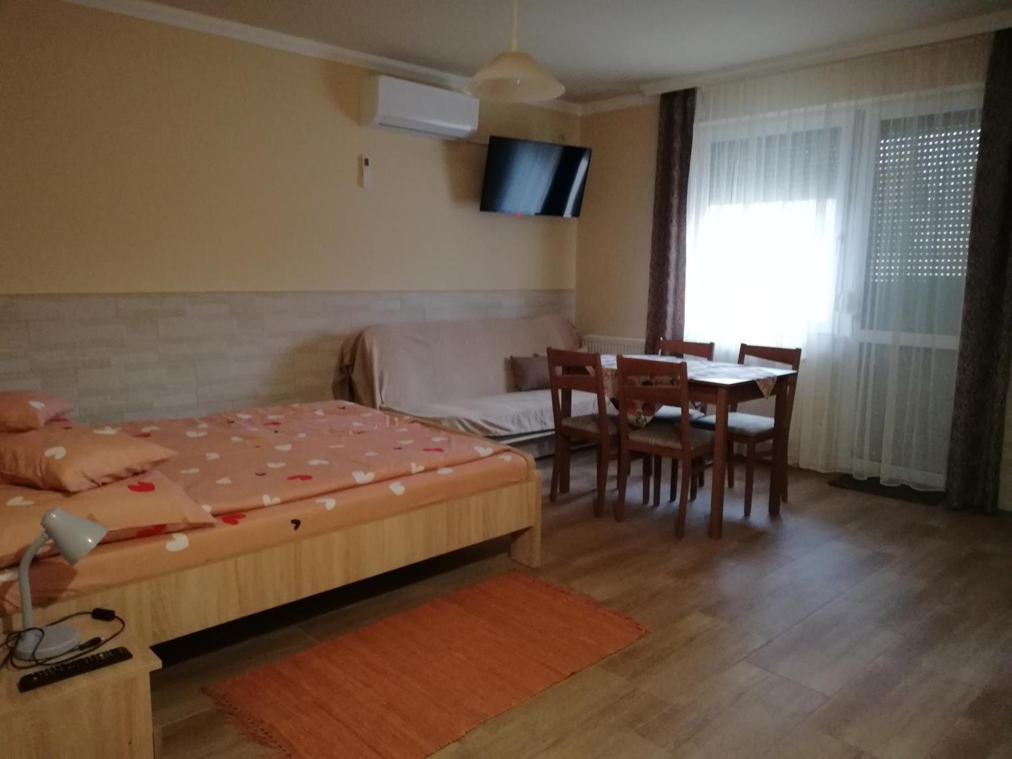 Imola Es Andrea Apartmanhaz 3 Hajdúszoboszló Esterno foto