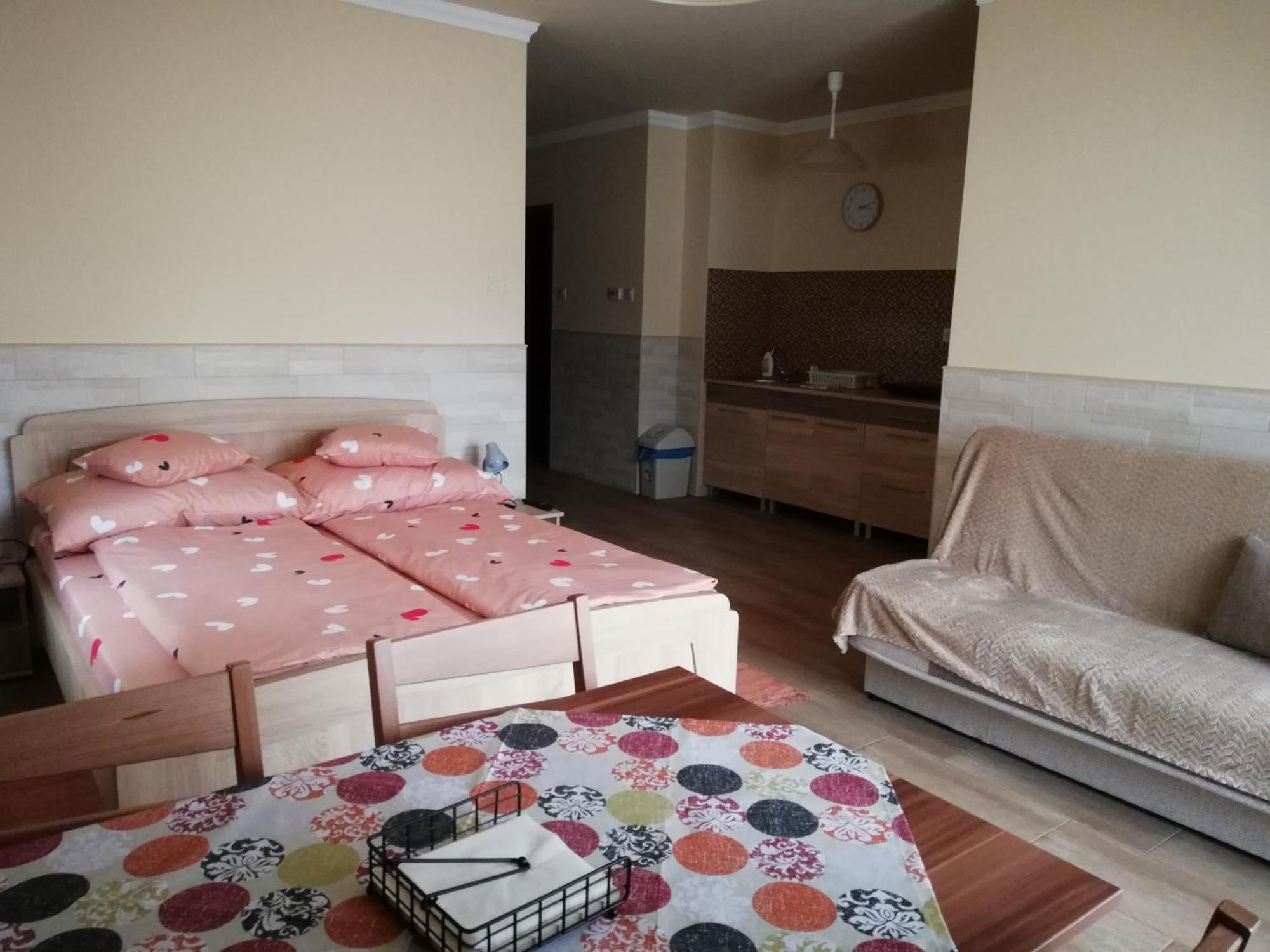 Imola Es Andrea Apartmanhaz 3 Hajdúszoboszló Esterno foto